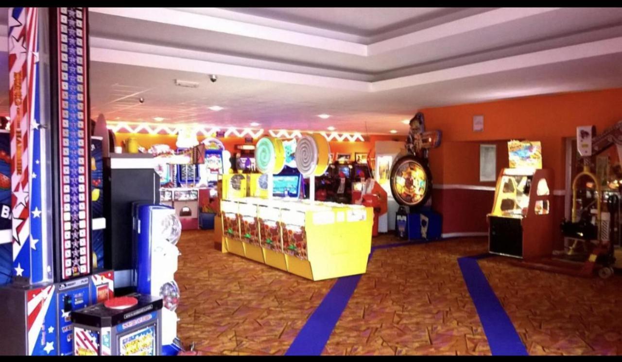 Stunning 3-Bed Caravan In Clacton-On-Sea Exteriör bild